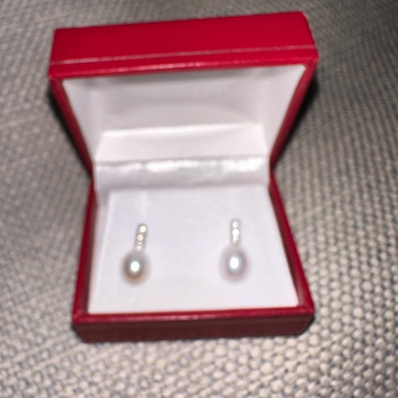 Pearl earrings - Picture 2 of 3